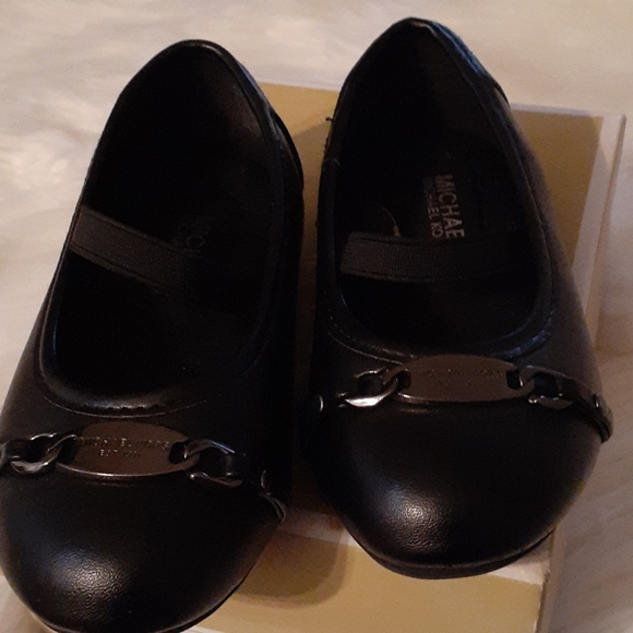 Shoes - Picture 1 of 4